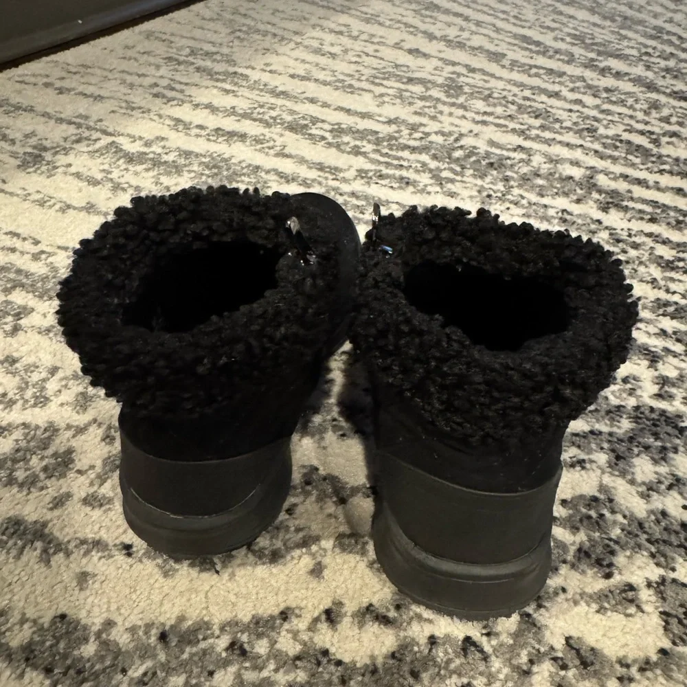 Black Winter Ankle Boots with Plush Collar